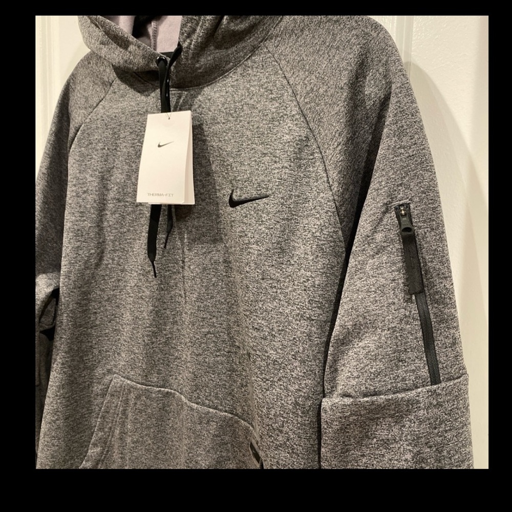 New Nike men’s Large-tall therma-fit sweatshirt.